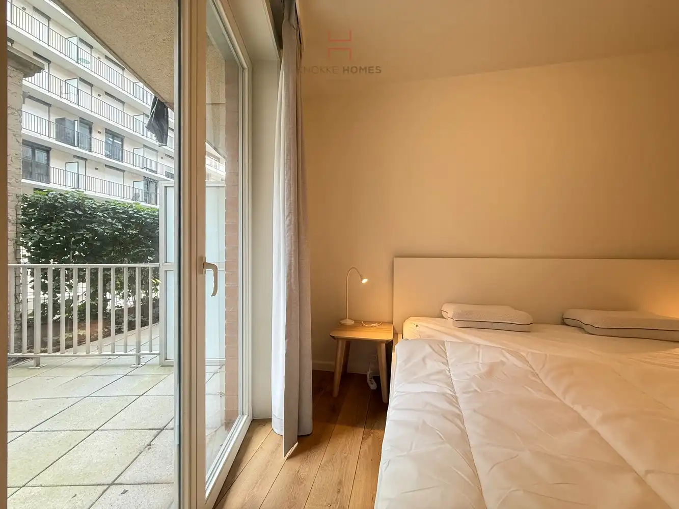 Gemeubeld twee-slaapkamerappartement met zonnig terras foto 14