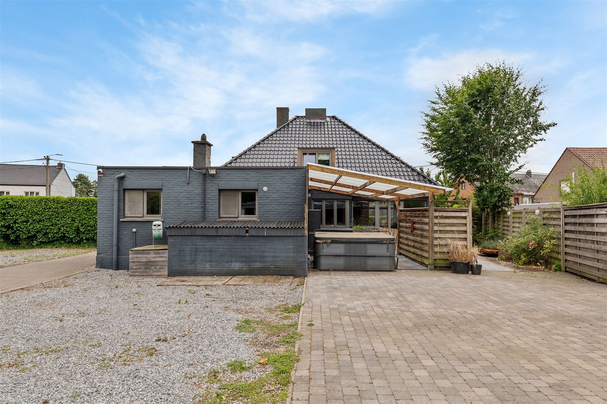 RUIME WONING (213M2) MET 5 SLAAPKAMERS + POLYVALENTE RUIMTE VAN 240M2 OP EEN PERCEEL VAN 18A91 foto 31