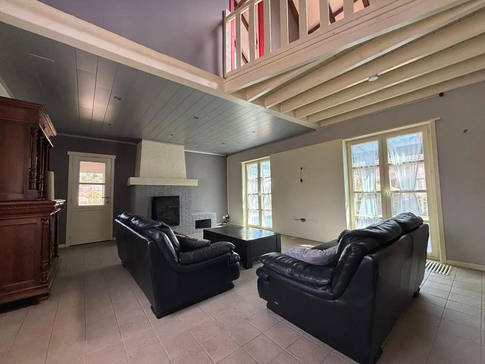 Vrijstaande (gemeubileerde) woning met zwembad en tuin foto 5