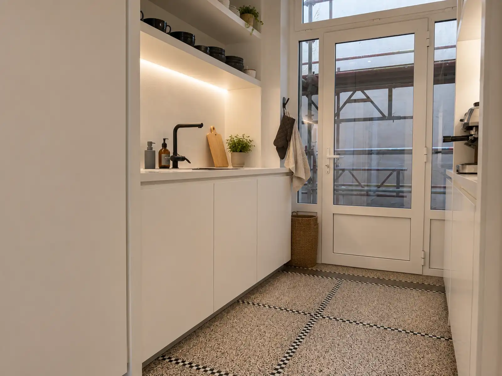 GEMEUBELD charmant en authentiek 2 slpk 110m² + terras foto 9