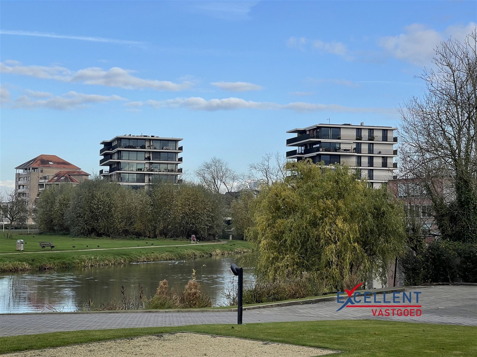 Energiezuinig gelijkvloers appartement te huur met zicht op de Leie! foto 16