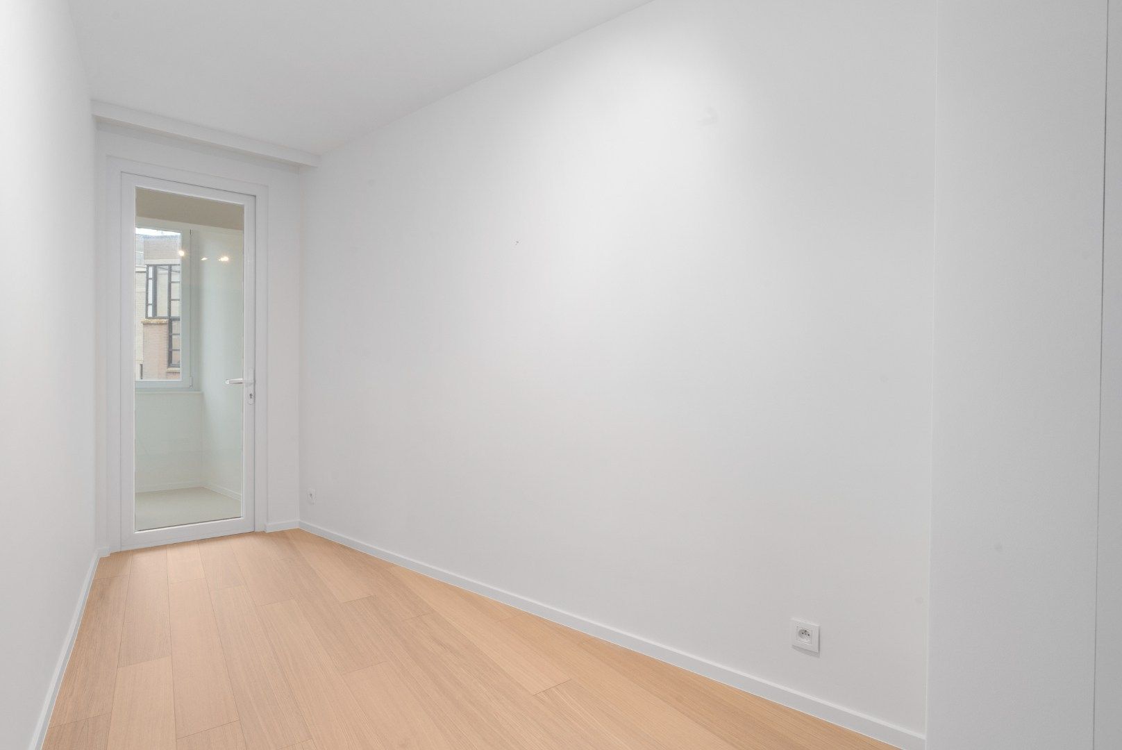 Exclusief gerenoveerd appartement te huur aan de Vindictivelaan in Oostende – met uniek zicht op de Mercator en jachthaven foto 10