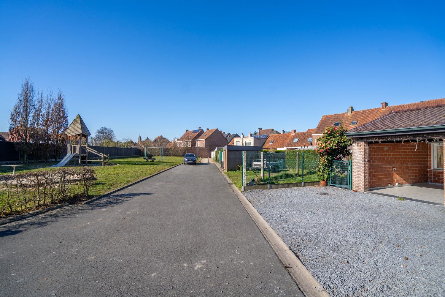 RUIME WONING MET UITWEG foto 17