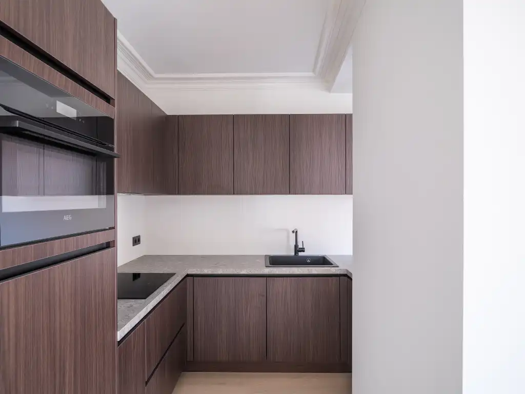 Renovatieproject nabij Portus Ganda en het historisch stadscentrum foto 6