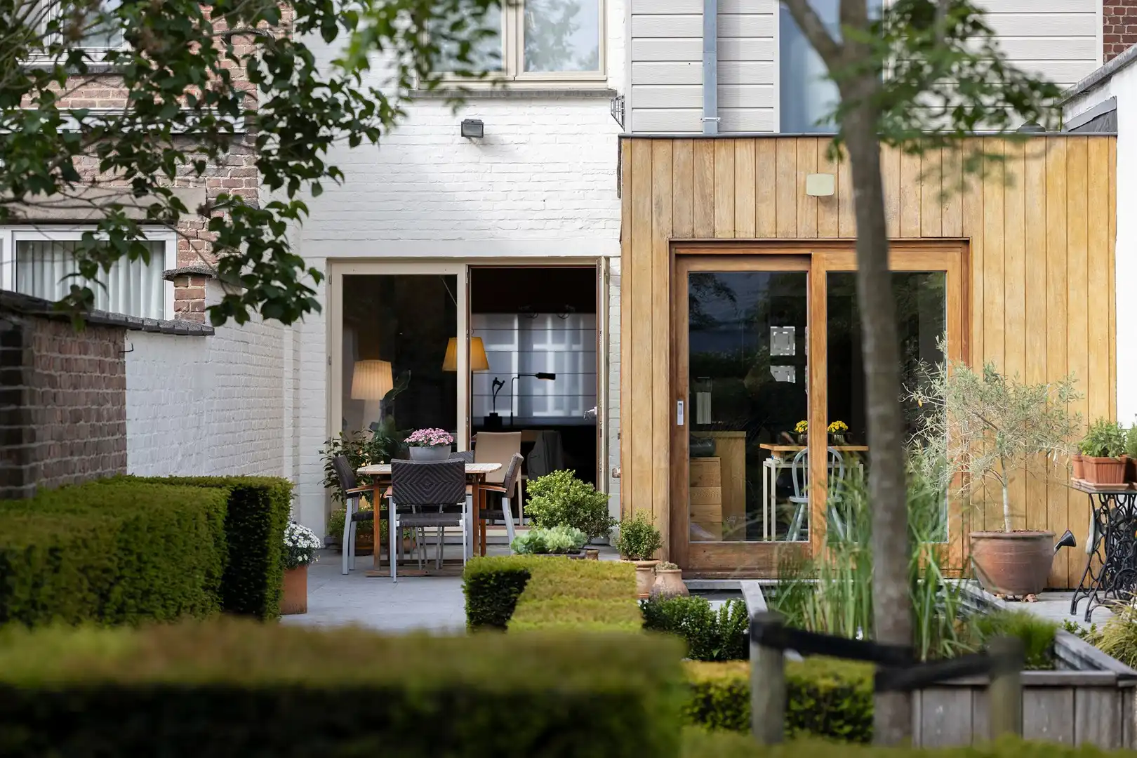 Charmante burgerwoning met sfeervolle tuin. foto 13