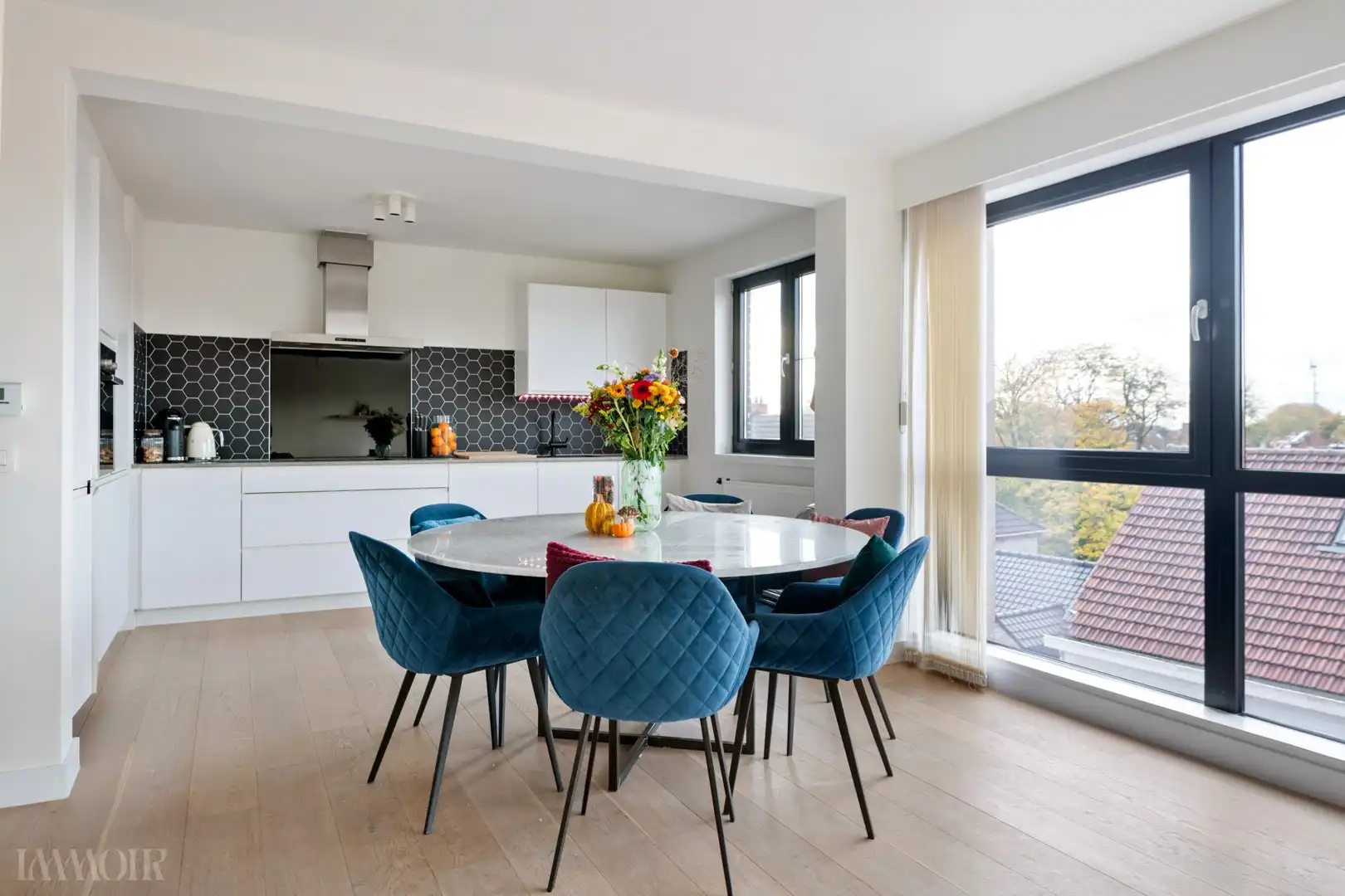 Centraal gelegen en lichtrijk appartement nabij het centrum van Ekeren. foto 7