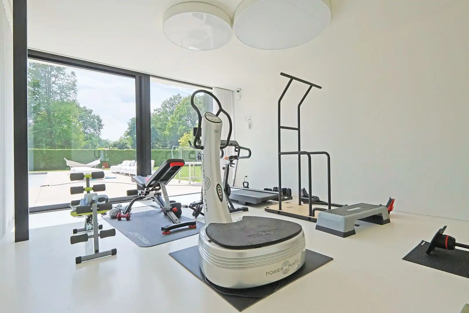Exclusieve laagbouwvilla in residentiële buurt foto 12