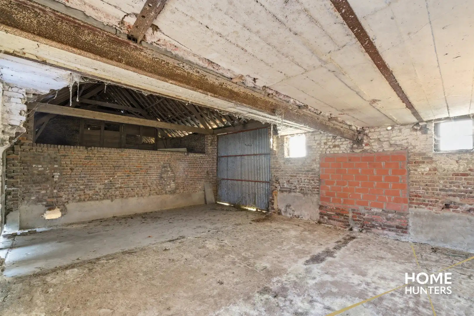 Unieke te renoveren hoeve op 14.188 m² met adembenemend zicht op de Kemmelberg foto 32