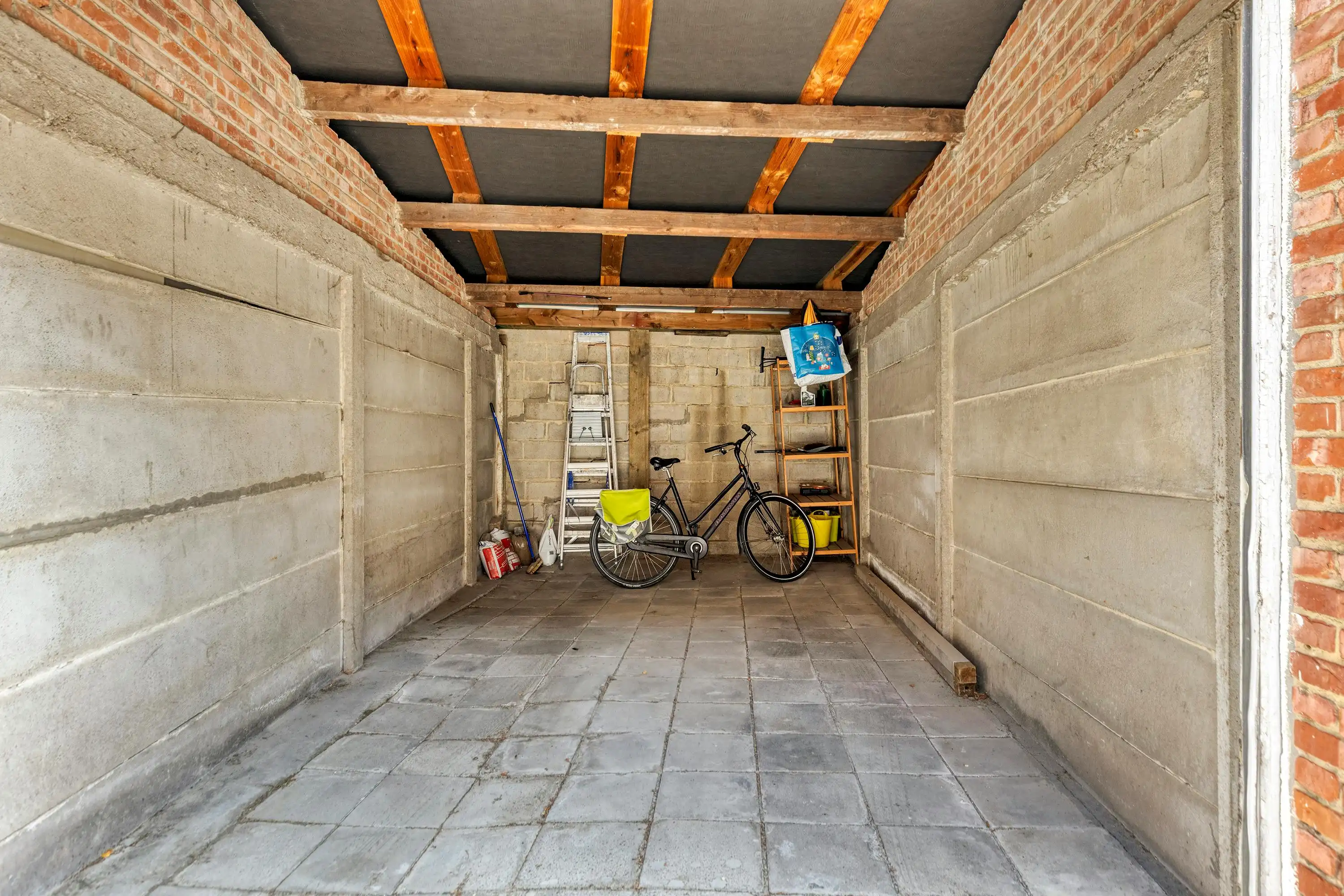 Duplex met 2 slaapkamers, terras en garage te koop in Mortsel  foto 16