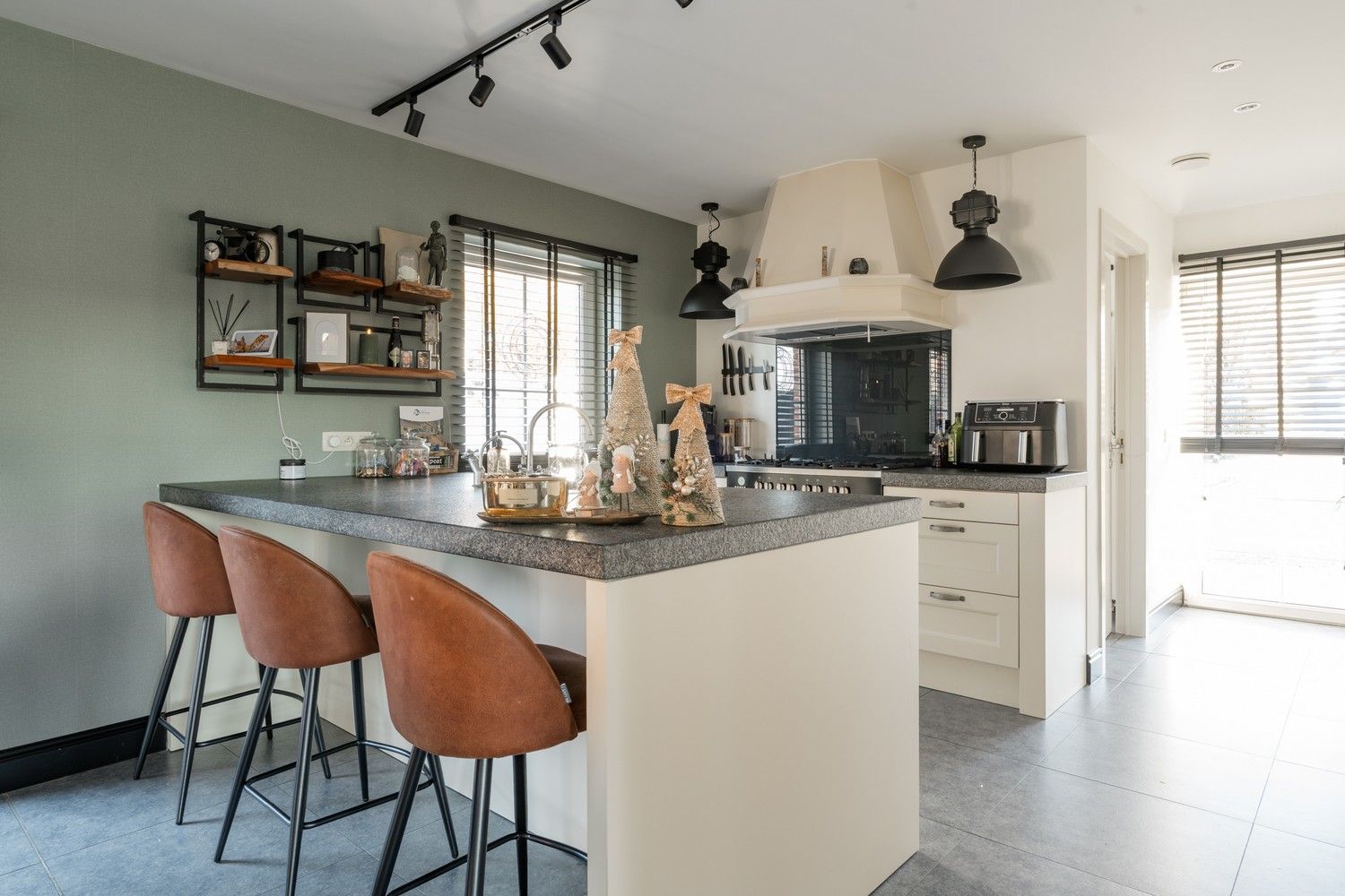 Mooie energiezuinige 4 slaapkamer woning te Pelt foto 8