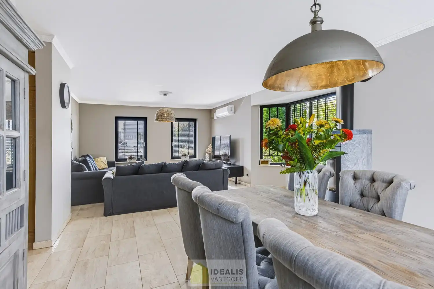 IDEALIS VASTGOED – EEN AANGENAME VRIJSTAANDE WONING MET EEN NIEUWE KEUKEN EN BADKAMER, EEN HEERLIJK RUIME WOONKAMER MET SPEKSTEENKACHEL, EEN EXTRA RUIME VERANDA (VOLLEDIG AF TE SLUITEN MET GLAZEN PUIEN), 3 SLAAPKAMERS, EEN EXTRA MULTIFUNCTIONELE RUIMTE (INGERICHT ALS KANTOOR MET APARTE INGANG) OP EEN RIANT PERCEEL VAN 14A 51CA, VOLLEDIG OMHEIND, VOORZIEN VAN VOLDOENDE PARKEERRUIMTE EN EEN PRACHTIGE CARPORT VOOR 2 WAGENS! foto 17