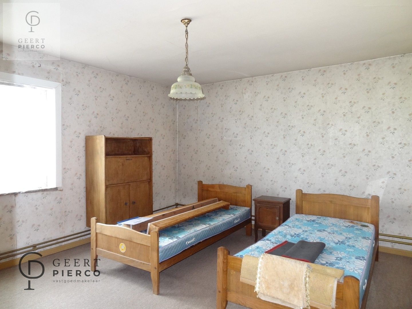 Centraal tussen Hasselt en Sint-Truiden, treffen we aan de Steenweg 56 te Alken deze te renoveren woning met drie slaapkamer, garage en tuin op een perceel van 8a03ca (breedte perceel circa 22m). foto 19