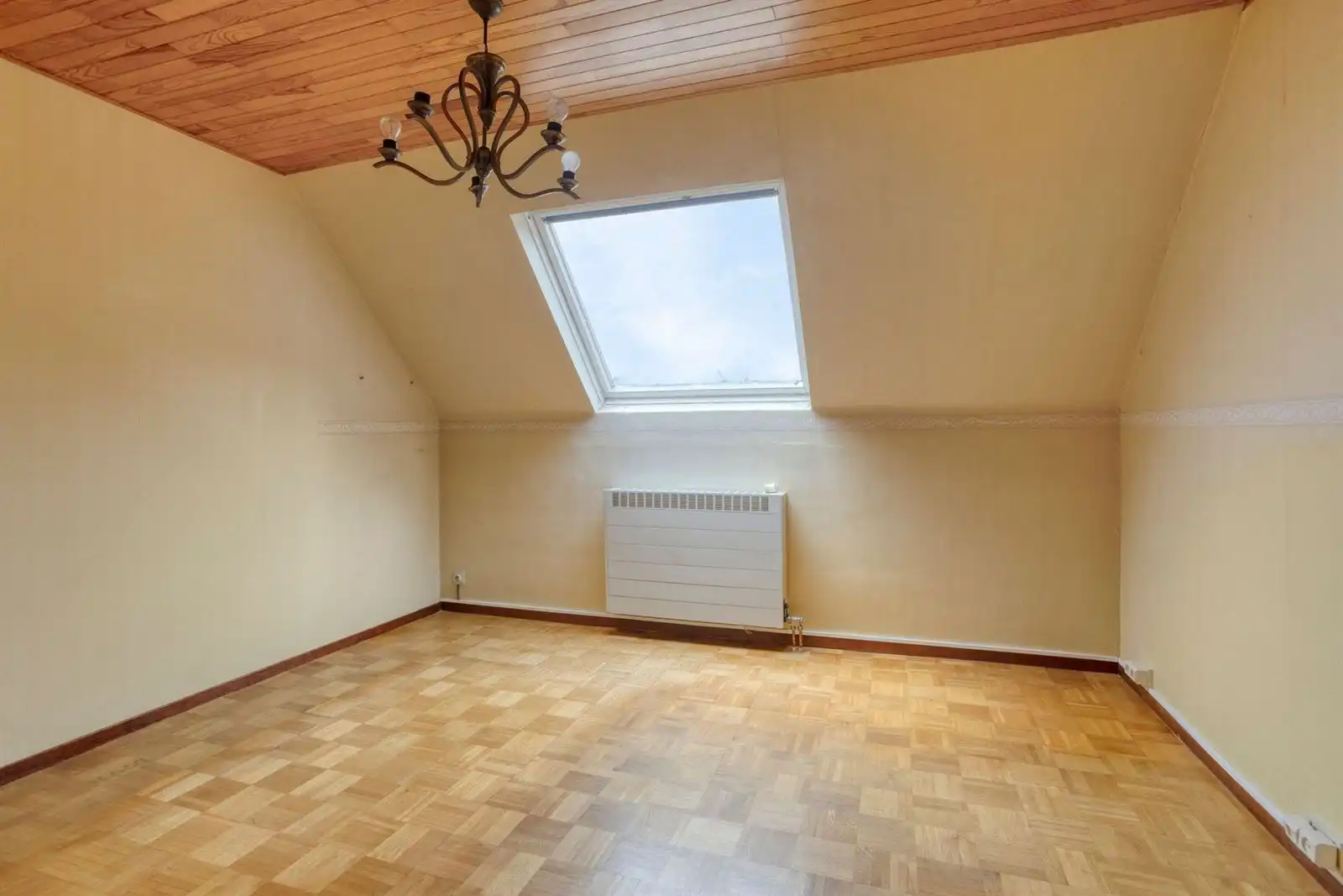Appartement met 2 slaapkamers en zolder. foto 11
