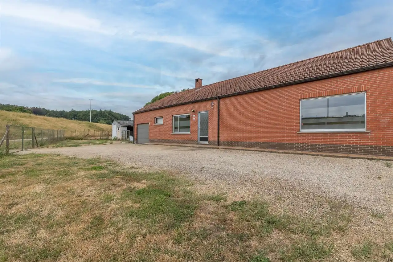 Gelijkvloerse woonst, 3 slpk, op 29a 53ca foto 34