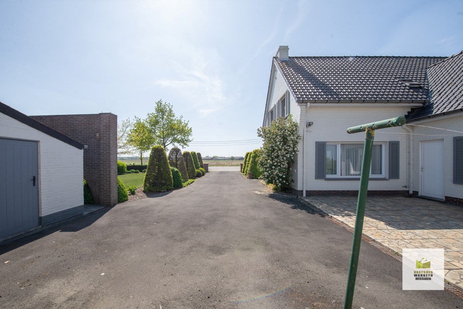 Te renoveren woning met kantoor/toonzaal met grote parking  foto 8