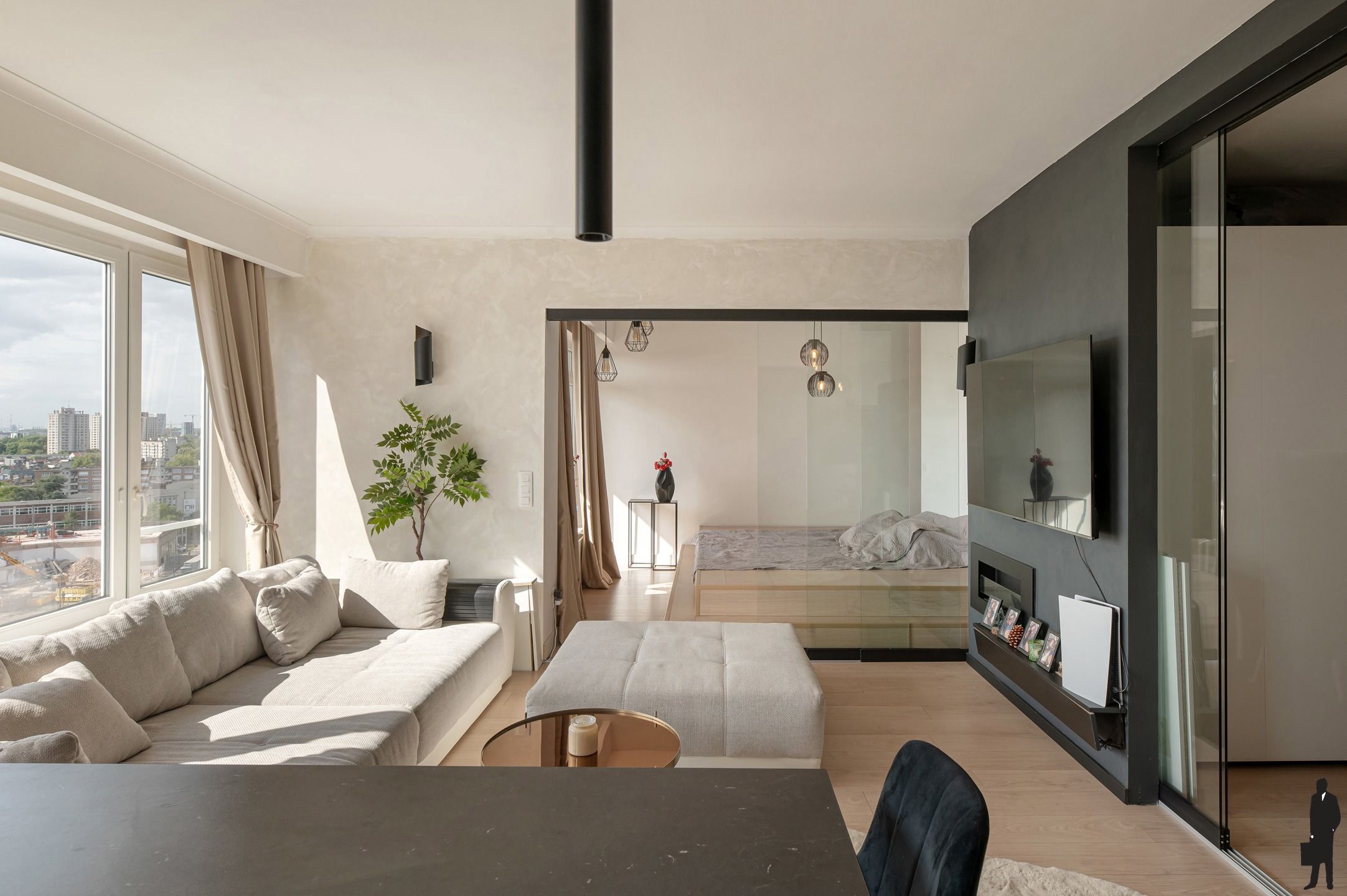 Gerenoveerd 2 slaapkamer appartement met loft-feeling, panoramisch uitzicht en vlakbij de stad!  foto 5