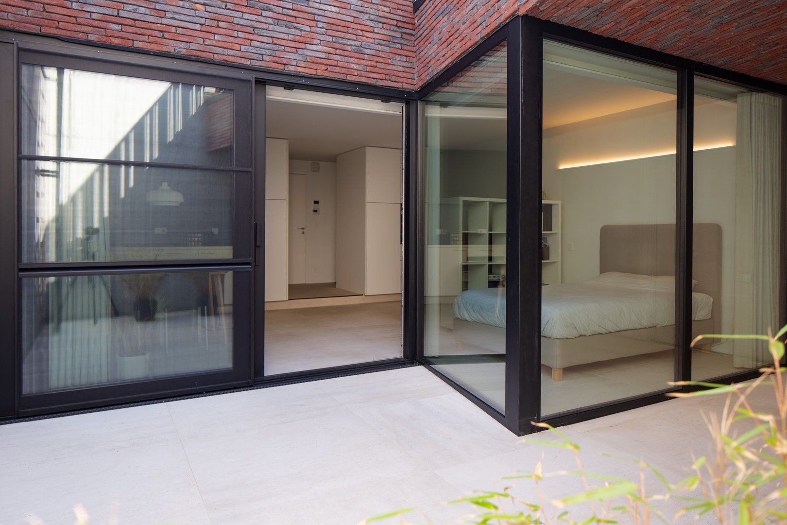 Hoogwaardige architecturale stadswoning met tuin en 2 opbrengstunits foto 8