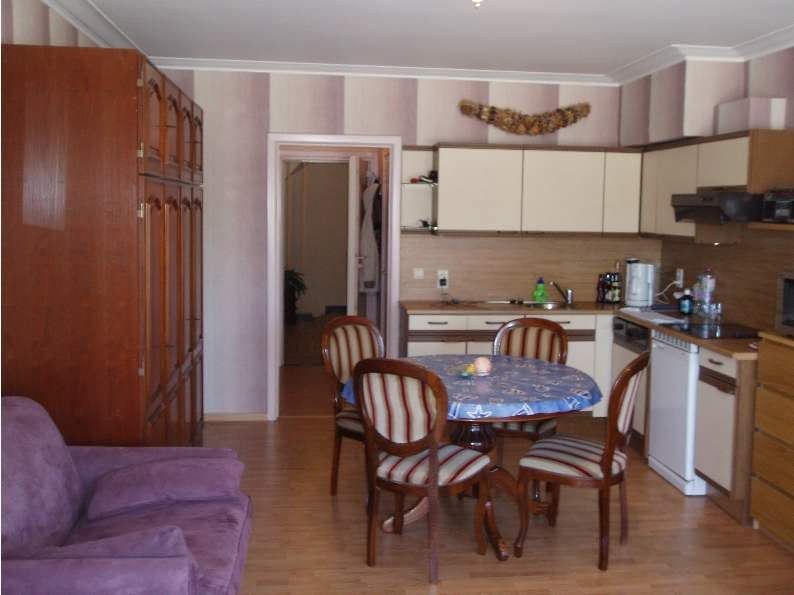 Zonnige studio nabij zeedijk foto 2