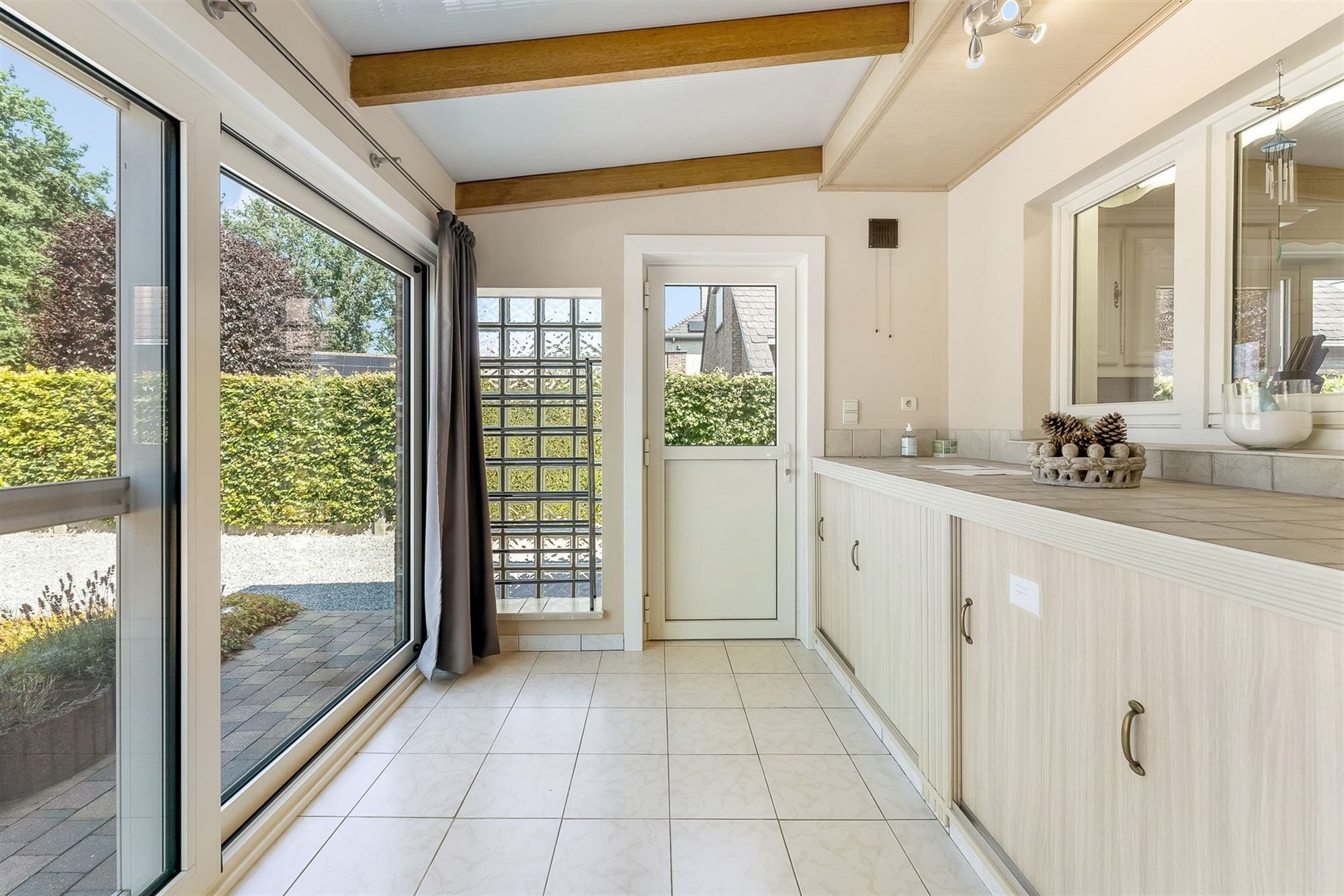 PERFECT ONDERHOUDE GELIJKVLOERSE WONING MET LEUKE VERANDA TE BALEN foto 7