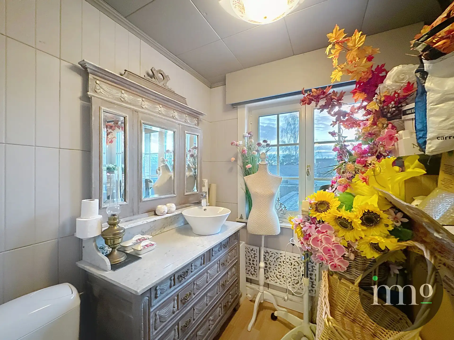 Compleet gerenoveerde burgerwoning met 2 slaapkamers en garage foto 15