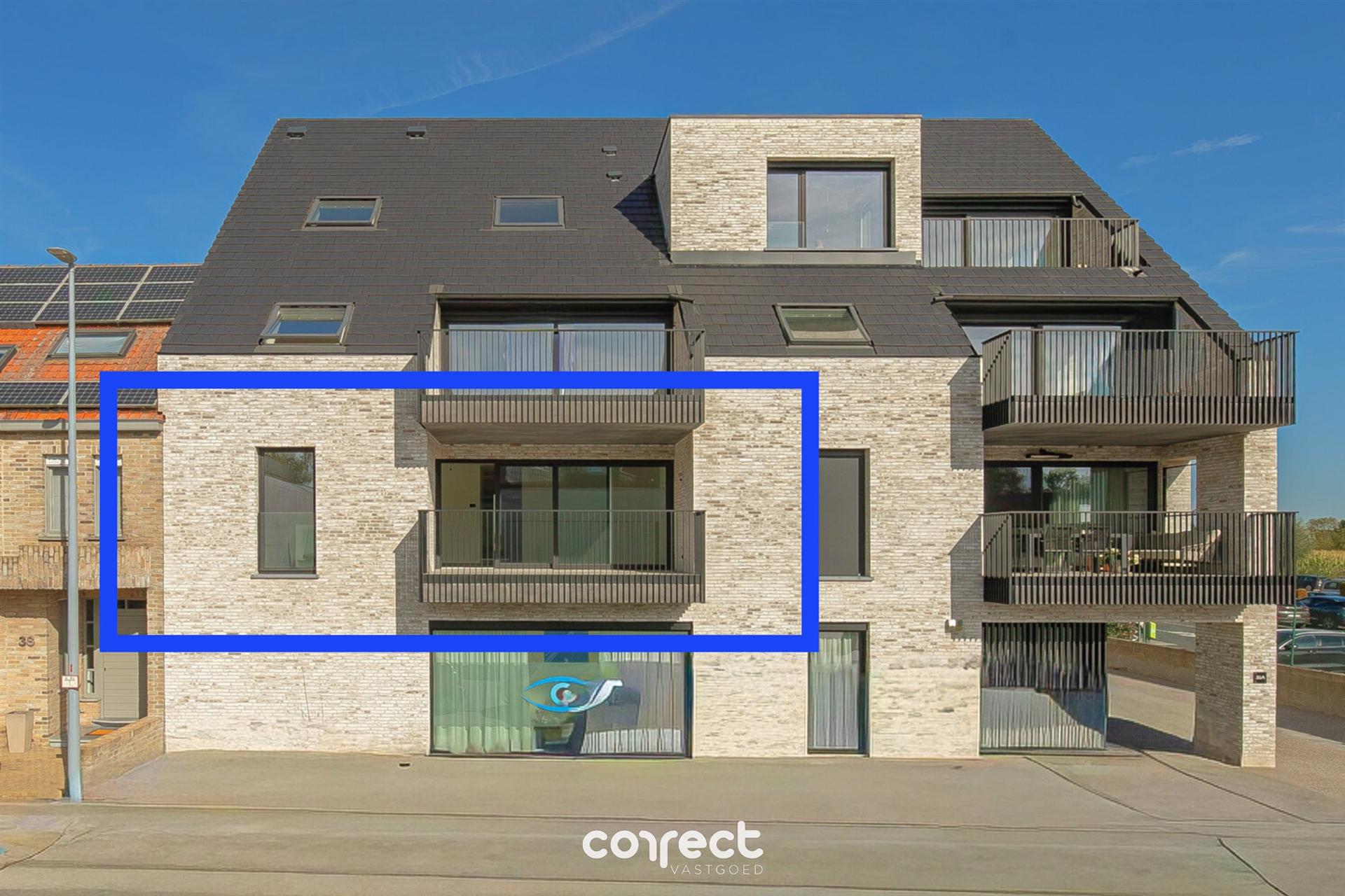 Volledig afgewerkt nieuwbouwappartement in centrum Zedelgem foto {{pictureIndex}}
