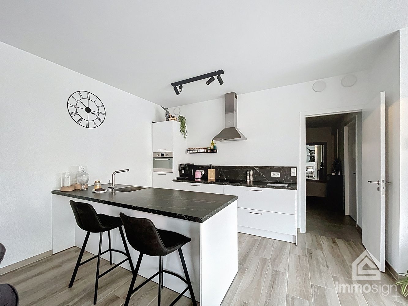 Modern en energiezuinig appartement met 2 slaapkamers en een terras van 15 m² in het geliefde Sint-Michielspark te Bree! foto 4