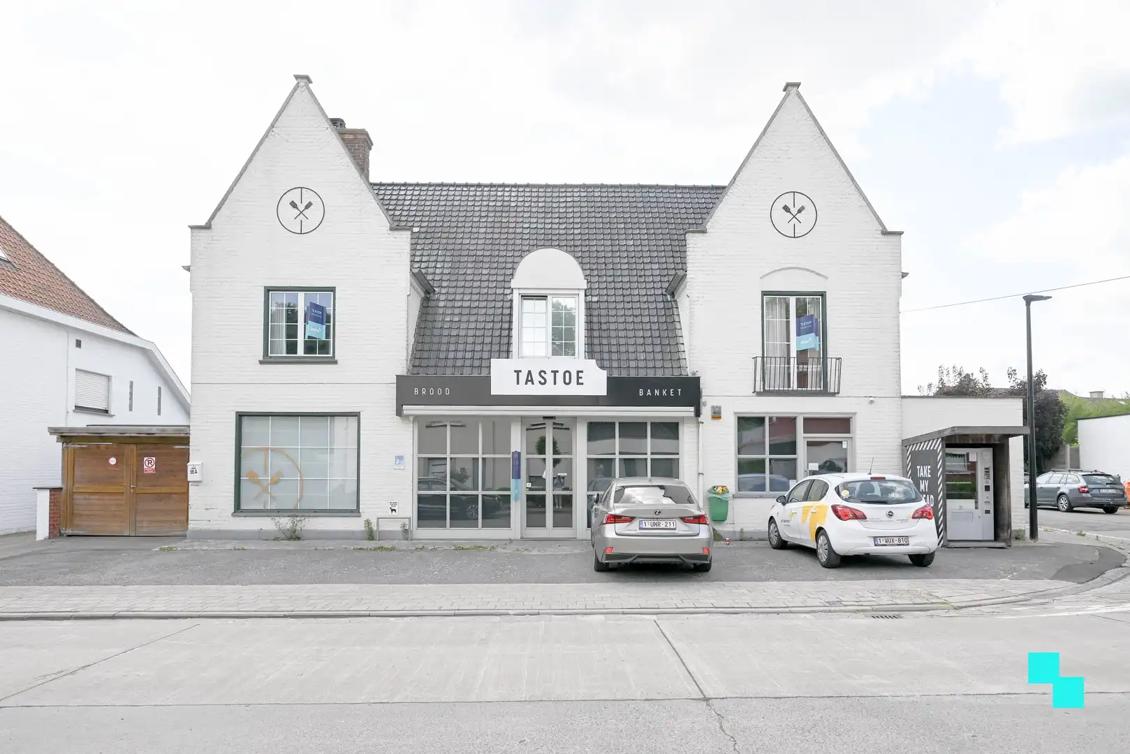 Riante handelswoonst in Waregem foto {{pictureIndex}}