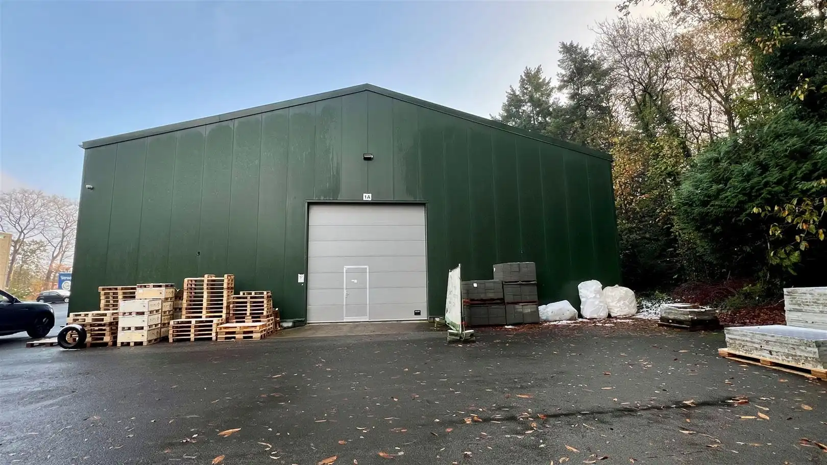 Ruime KMO-units te huur in Oostkamp foto {{pictureIndex}}