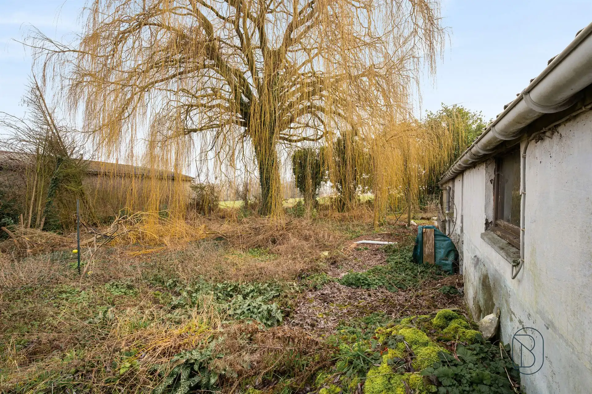 Volledig te renoveren woning, veel potentieel! foto 8