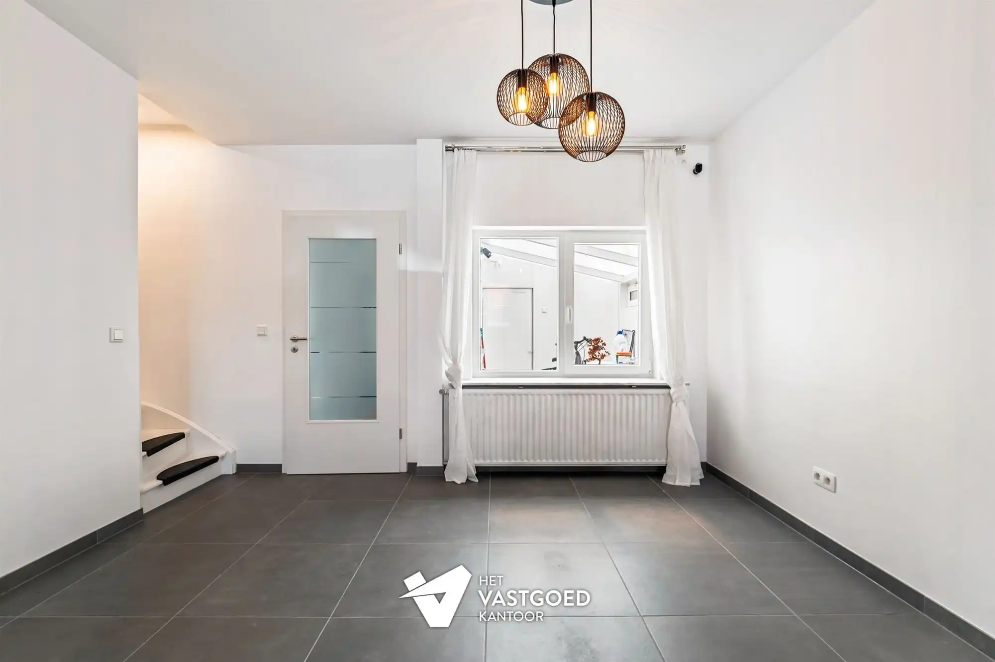 VOLLEDIG GERENOVEERDE WONING MET 3 SLAAPKAMERS VLAK BIJ BERINGEN-CENTRUM foto 8