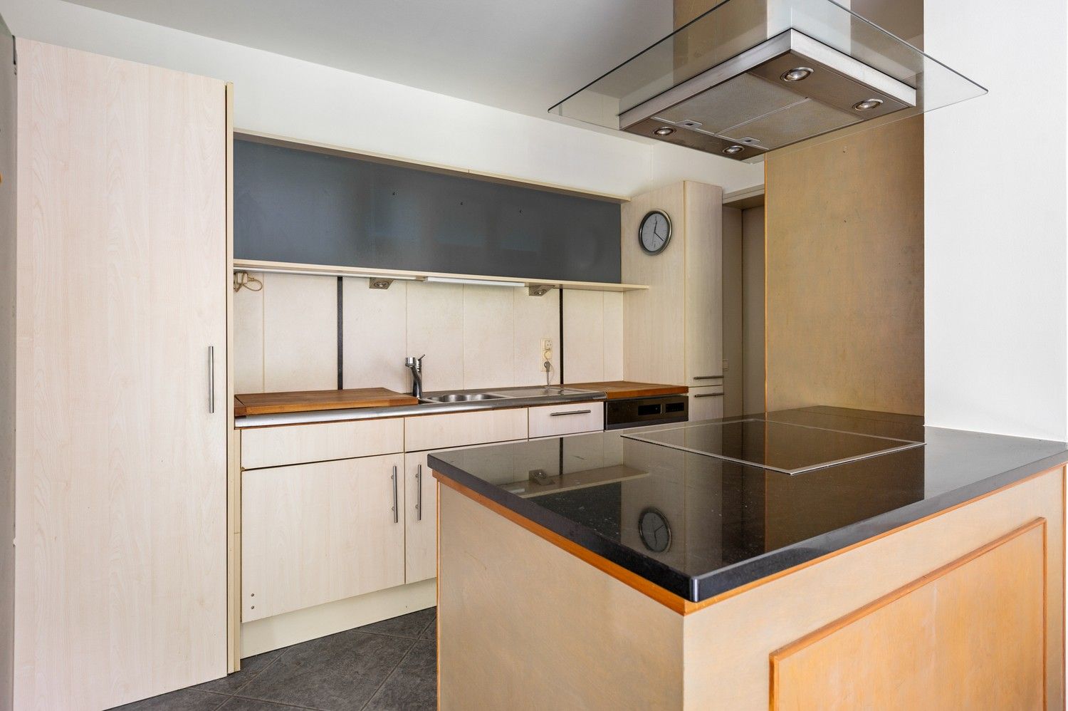 Prachtige halfopen woning met 3 slaapkamers en mooie tuin in Brasschaat! foto 5