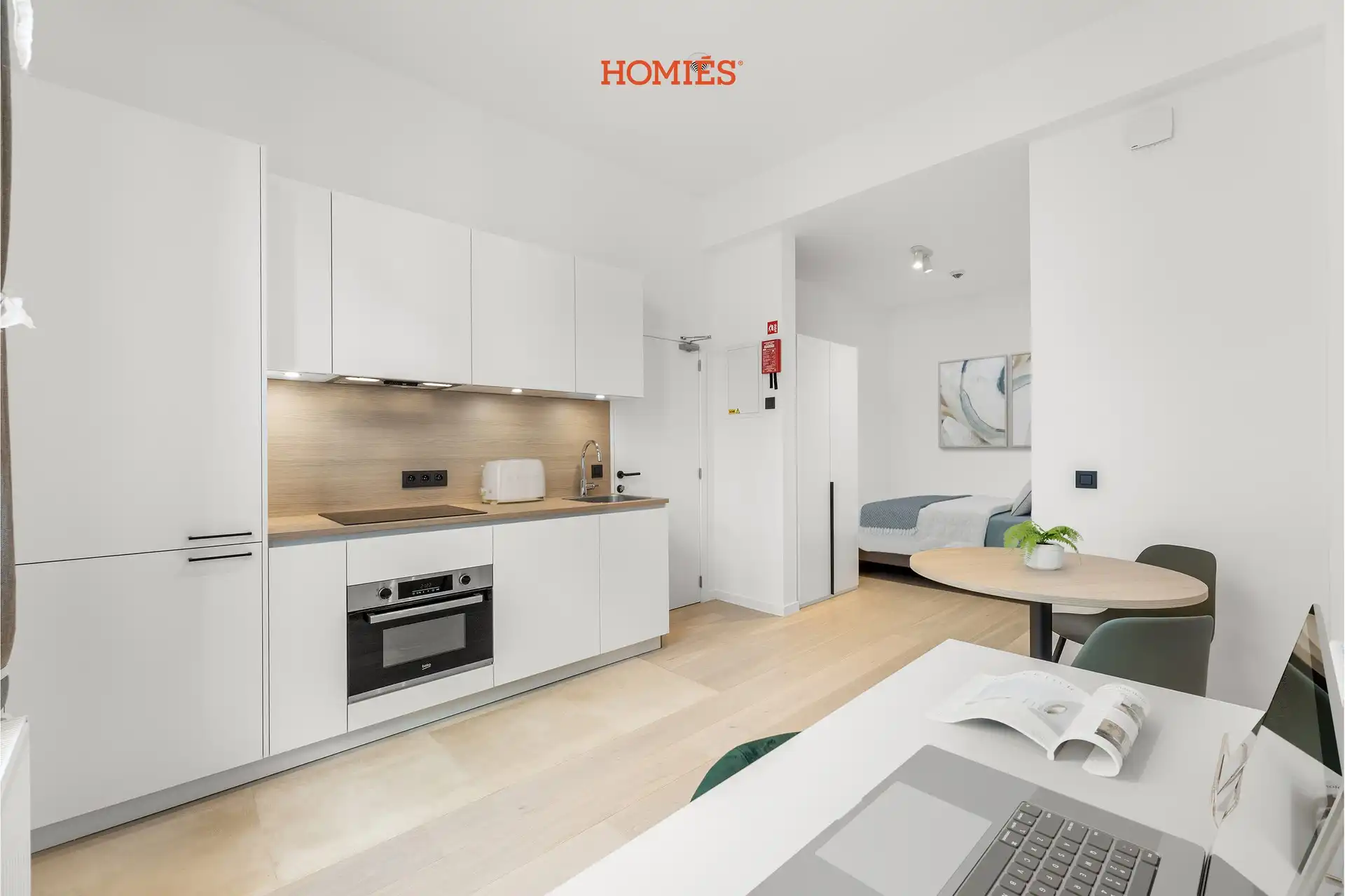 Ruime en lichtrijke studio op topligging in hartje Leuven foto {{pictureIndex}}