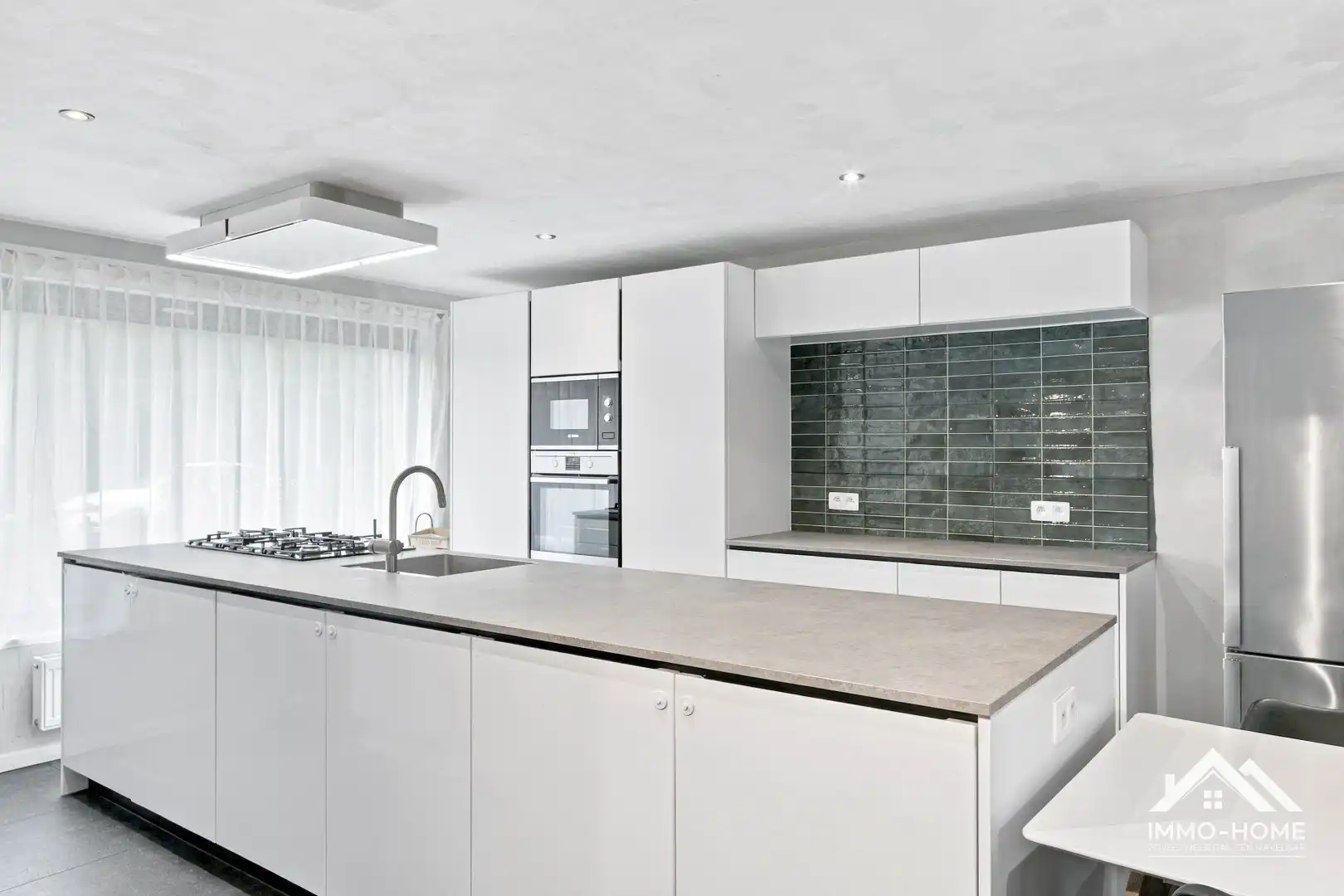 Prachtige gerenoveerde woning op een topligging in Sint-Amandsberg! foto 6