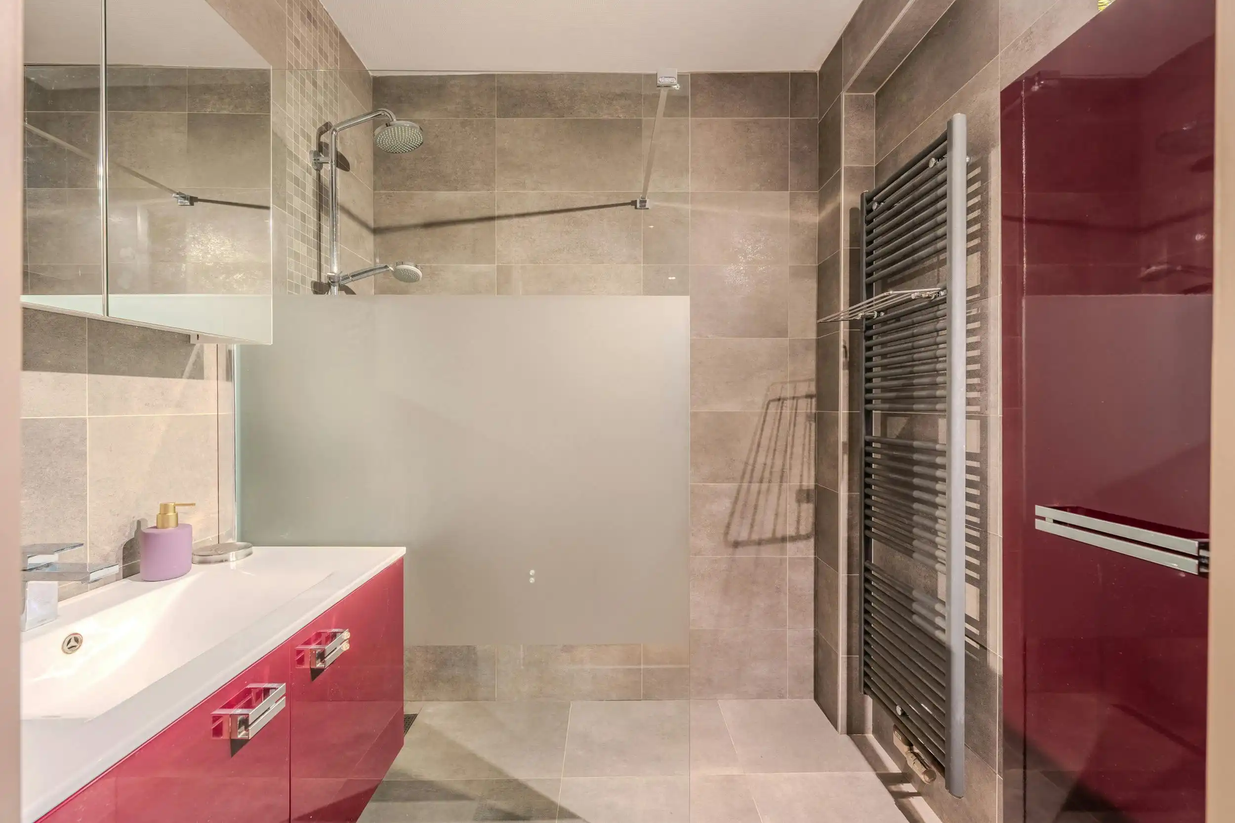 Ruim tweeslaapkamer appartement met frontaal zeezicht! foto 16