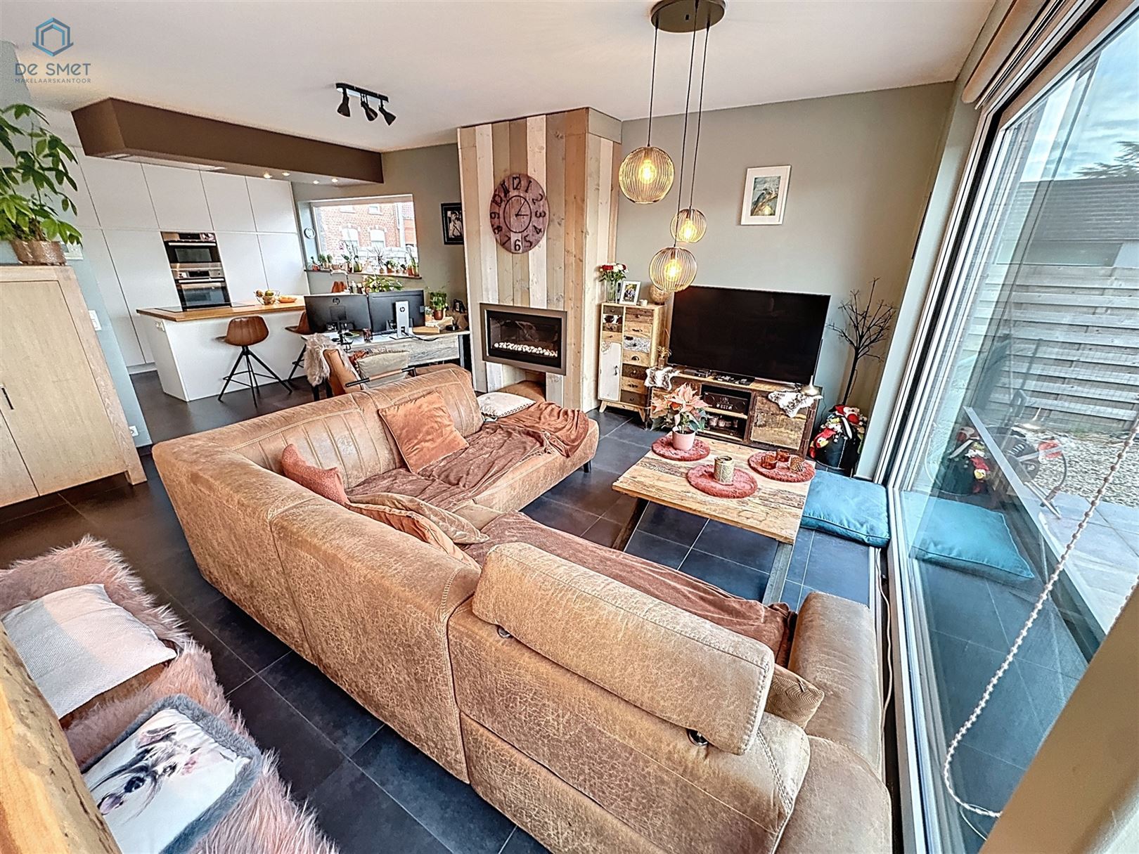 Instapklare moderne villa met 4 slaapkamers, zwembad en ruime tuin foto 3