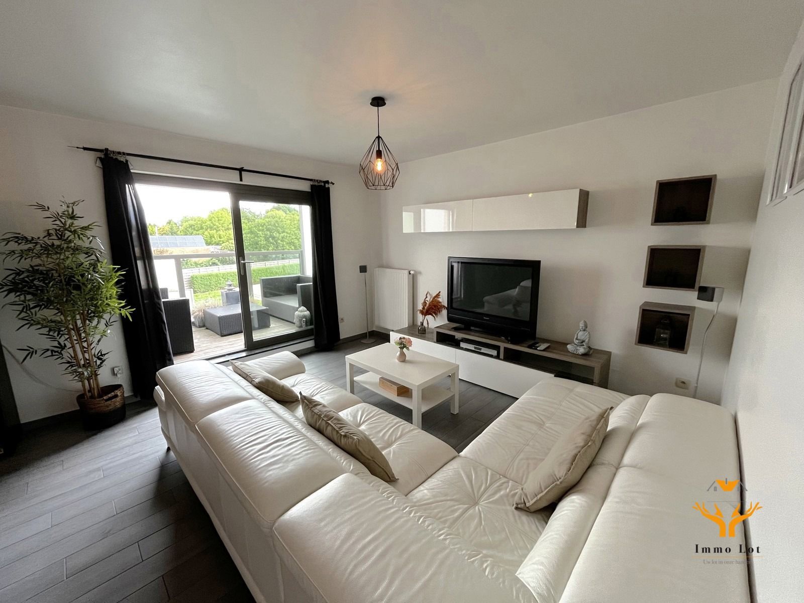 Bemeubeld appartement met 2 slaapkamers foto 4