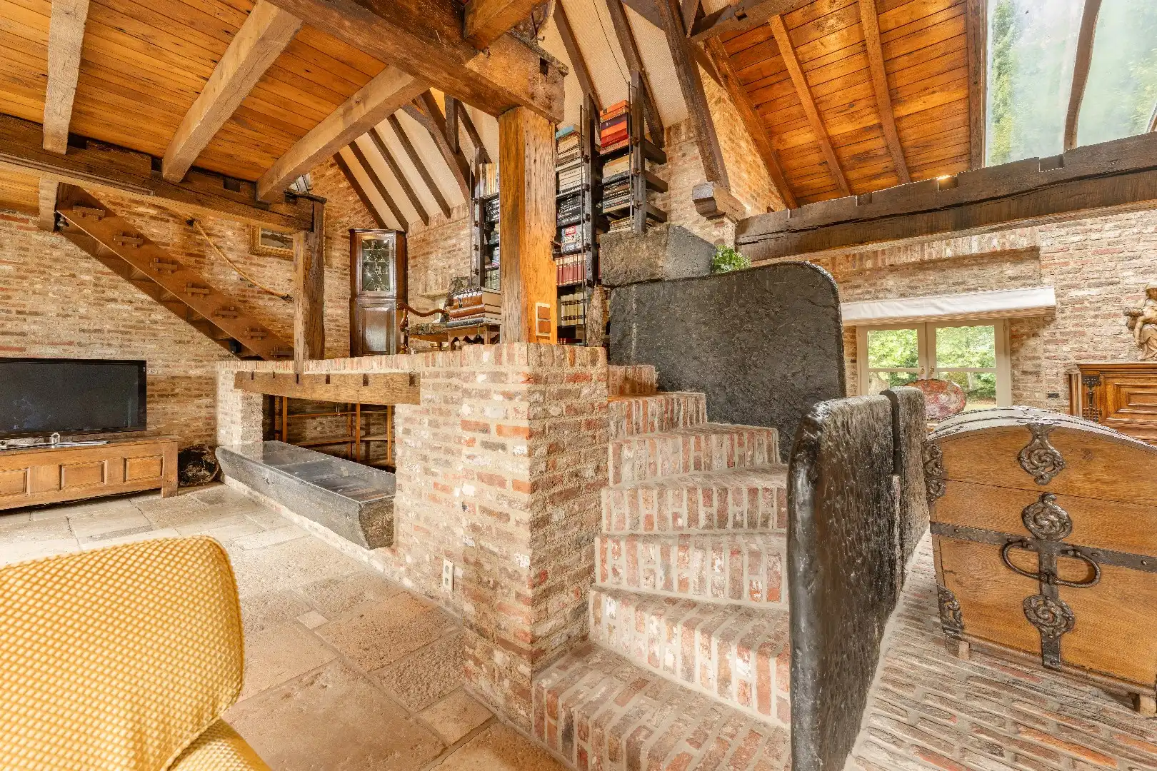 EXCLUSIEF LANDHUIS MET BIJGEBOUWEN OP EEN DOMEIN VAN 5.990 M² foto 13