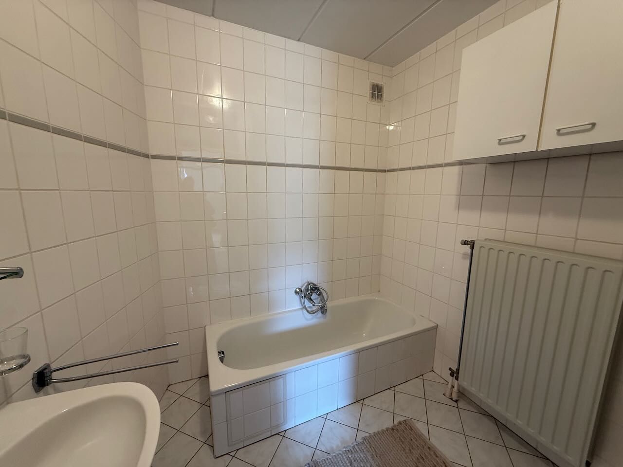 Rustig gelegen appartement met terras en garage foto 11