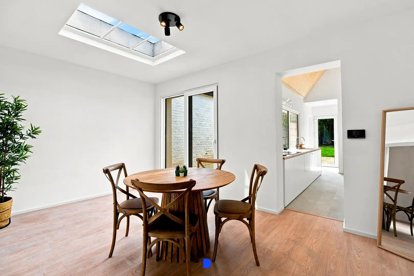 Instapklare burgerwoning in het centrum van Roeselare. foto 9