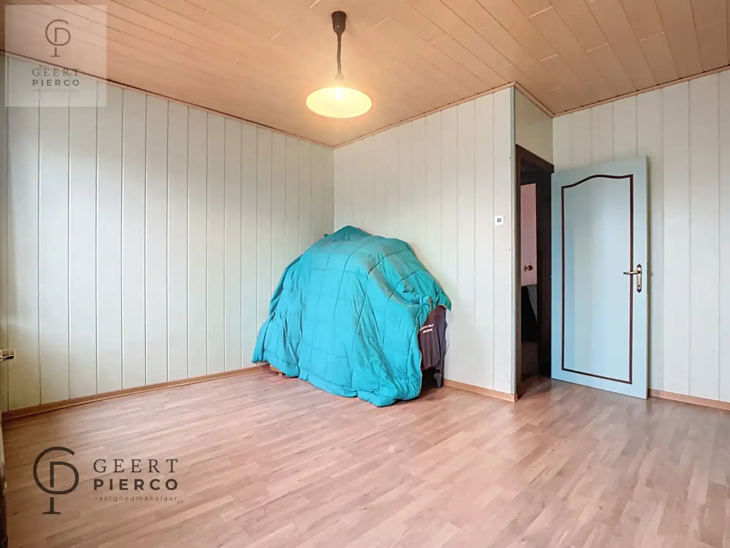 Karaktervolle hoeve met loods op een perceel van 16a76ca. foto 23