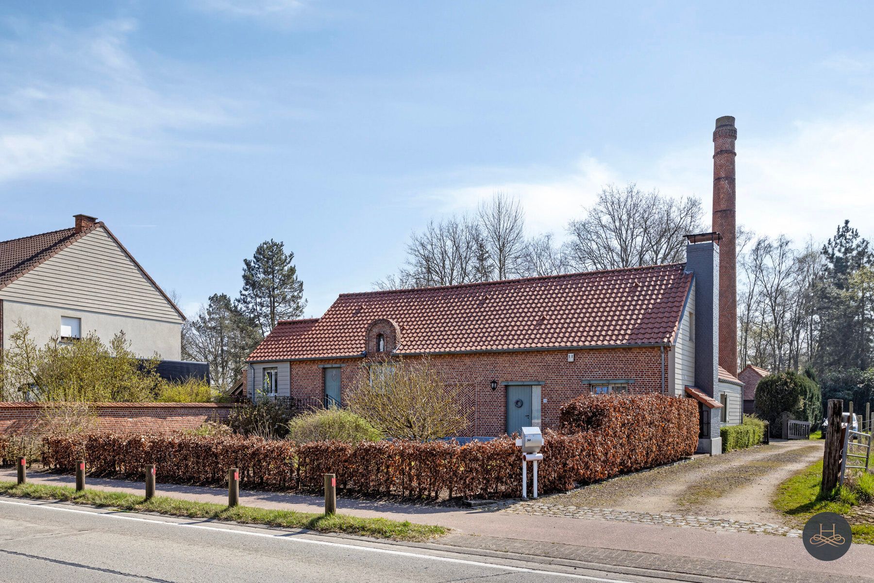Hoofdfoto van de publicatie: Unieke, gerenoveerde hoeve met enorme tuin en top uitzicht