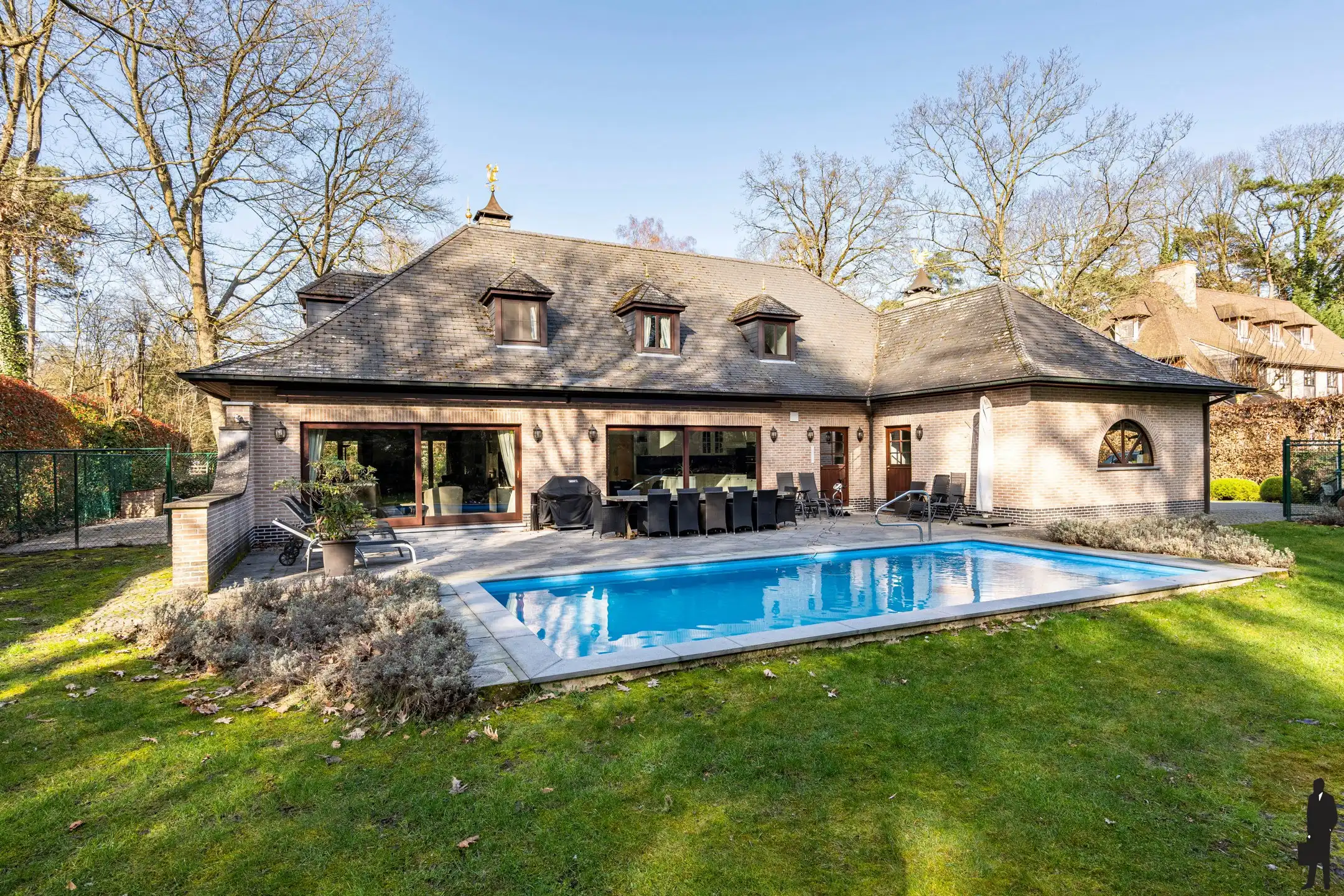 Instapklare villa met zwembad op rustige ligging te Schilde! foto {{pictureIndex}}