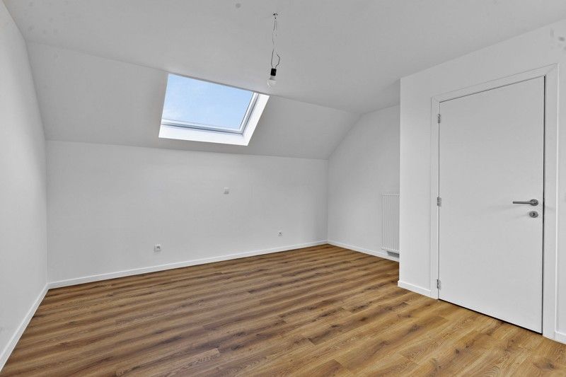 Volledig gerenoveerde woning met 3 slaapkamers, tuin, terras en parkeerplaats TE KOOP in Beveren-Leie! foto 19