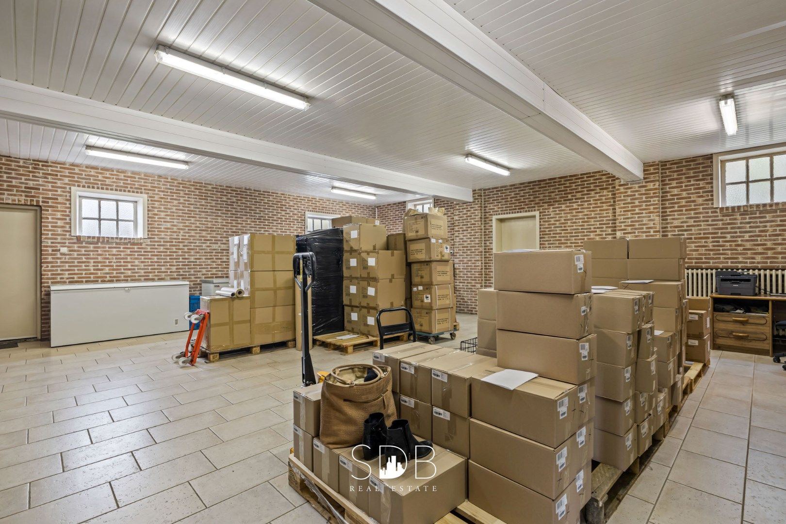 Authentieke hoeve met diverse bijgebouwen en graslanden op 93.155m² foto 30