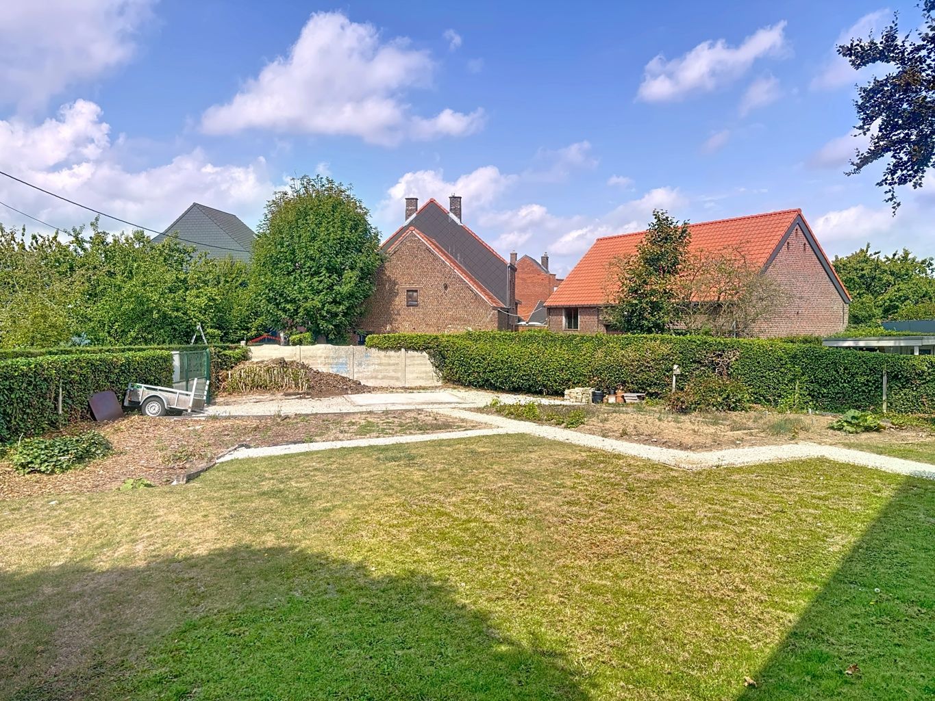 Goedgelegen bouwgrond voor open bebouwing! foto {{pictureIndex}}