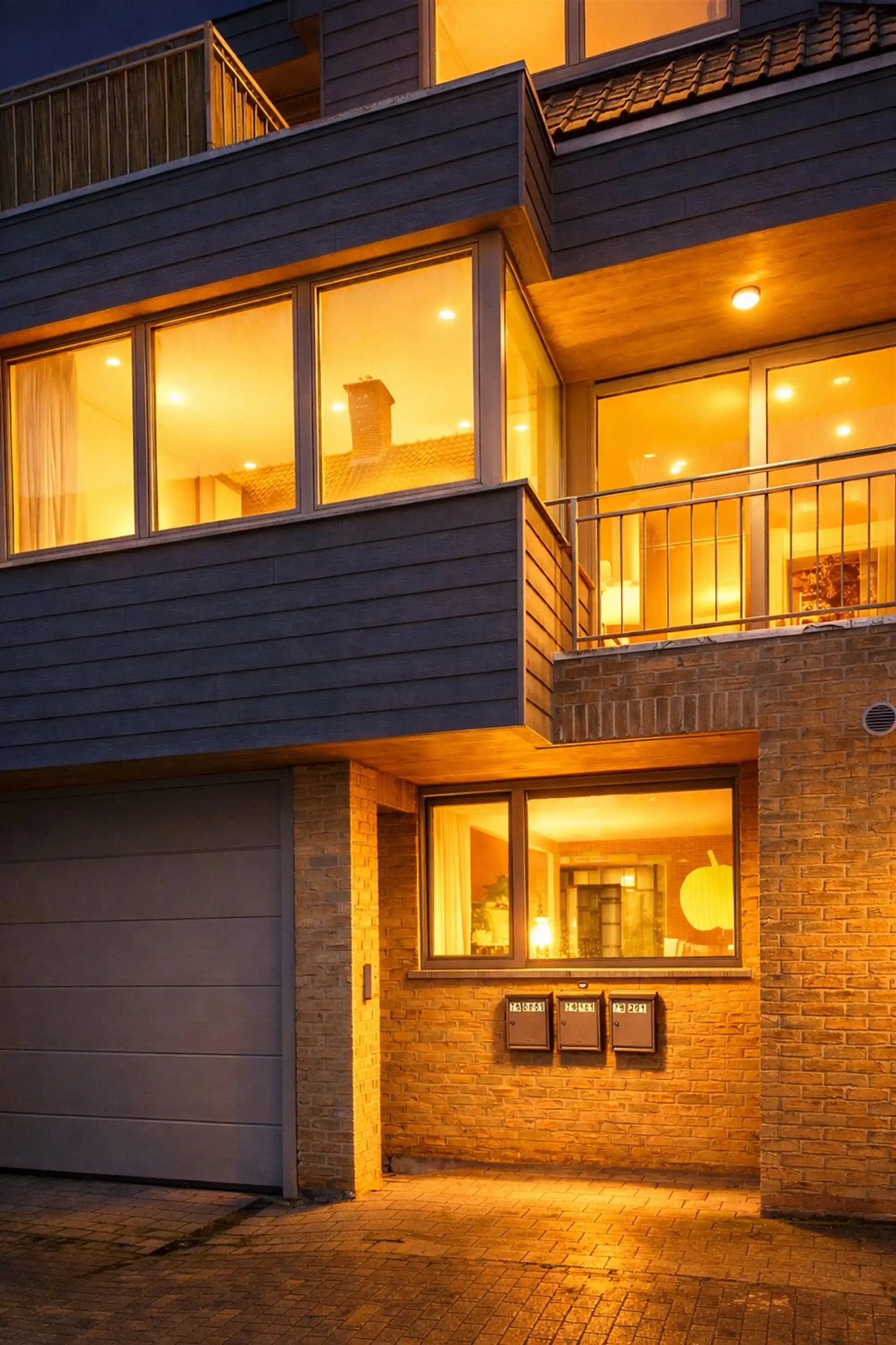 Dorps-APPARTEMENT (1ste) met 2 SLAAPKAMERS & TERRAS foto {{pictureIndex}}