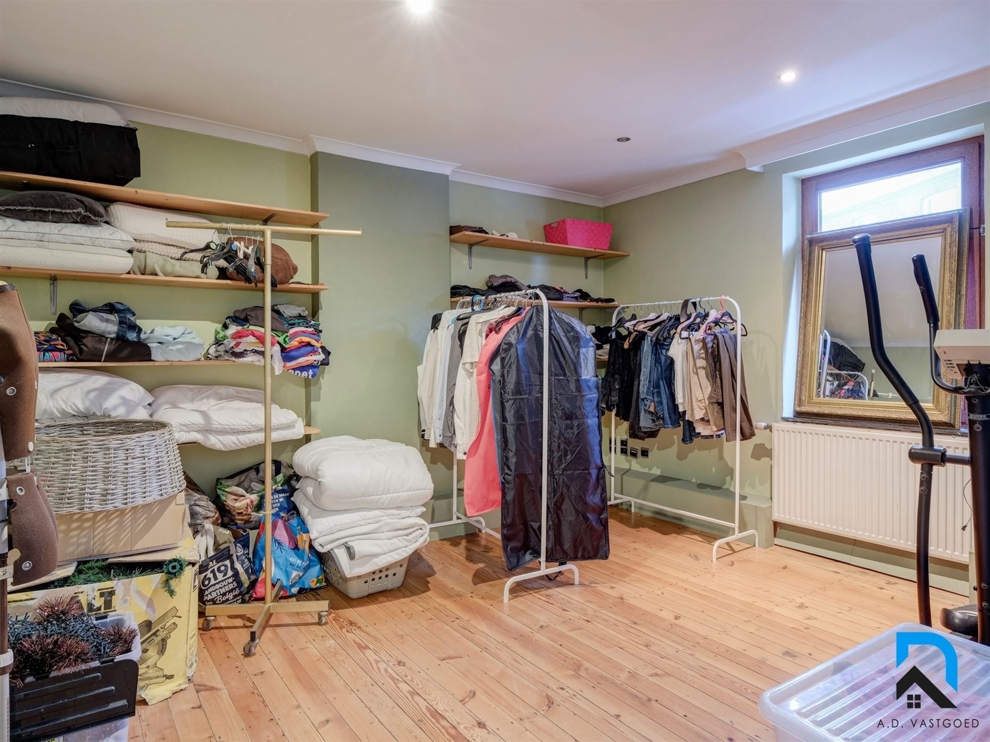 Bijzonder mooi gerenoveerde woning voorzien van 5 slaapkamers foto 21