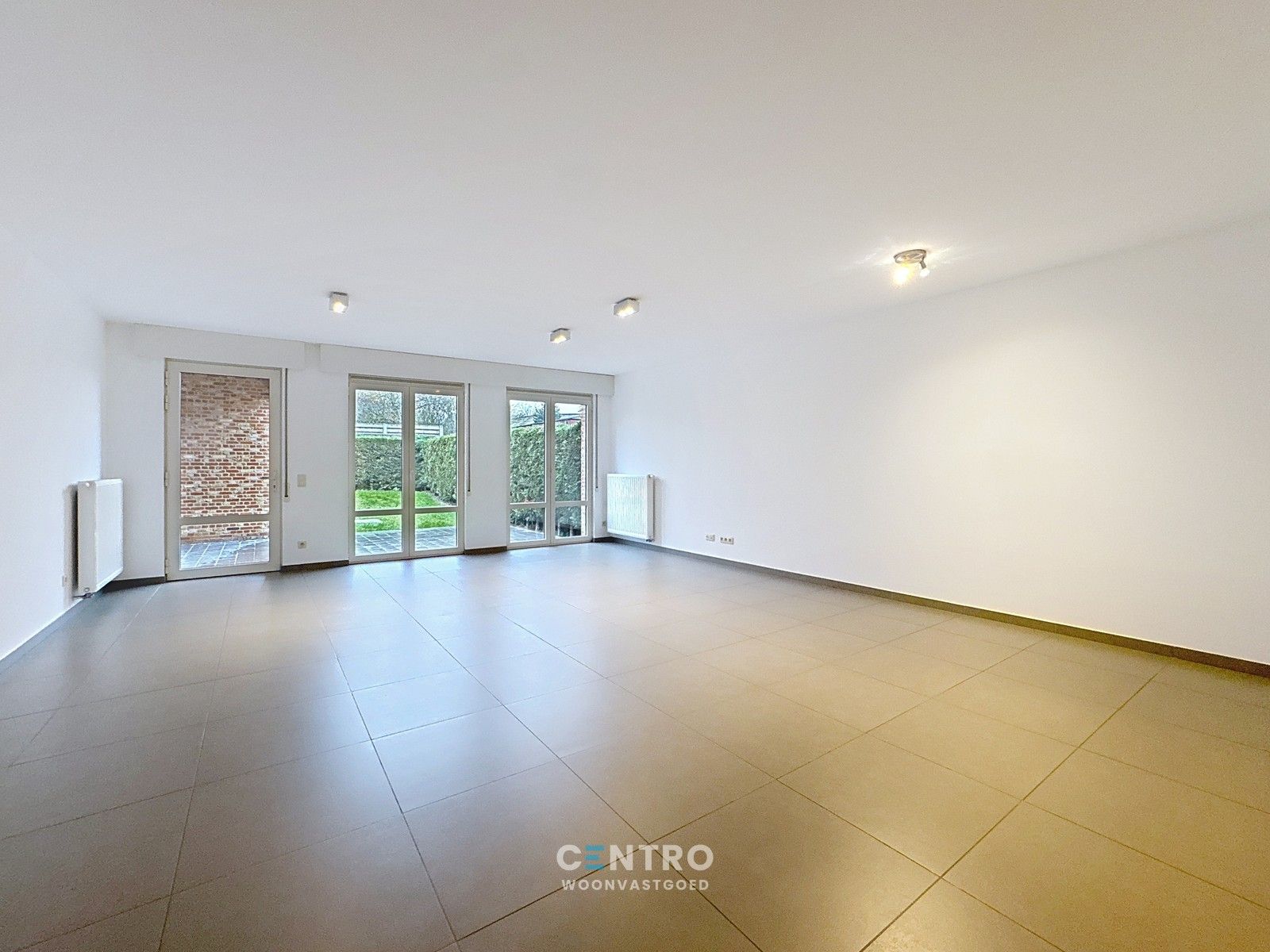 Recente ENERGIEZUINIGE woning met 3 RUIME slpk, bureel én garage! foto 2