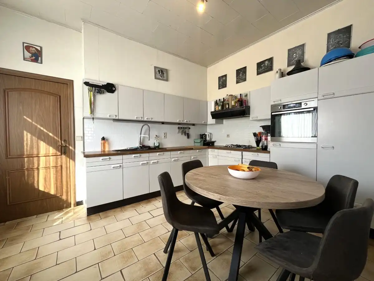 Passendale – Ruime hoekwoning met tuin, poolhouse en praktijkruimte foto 11