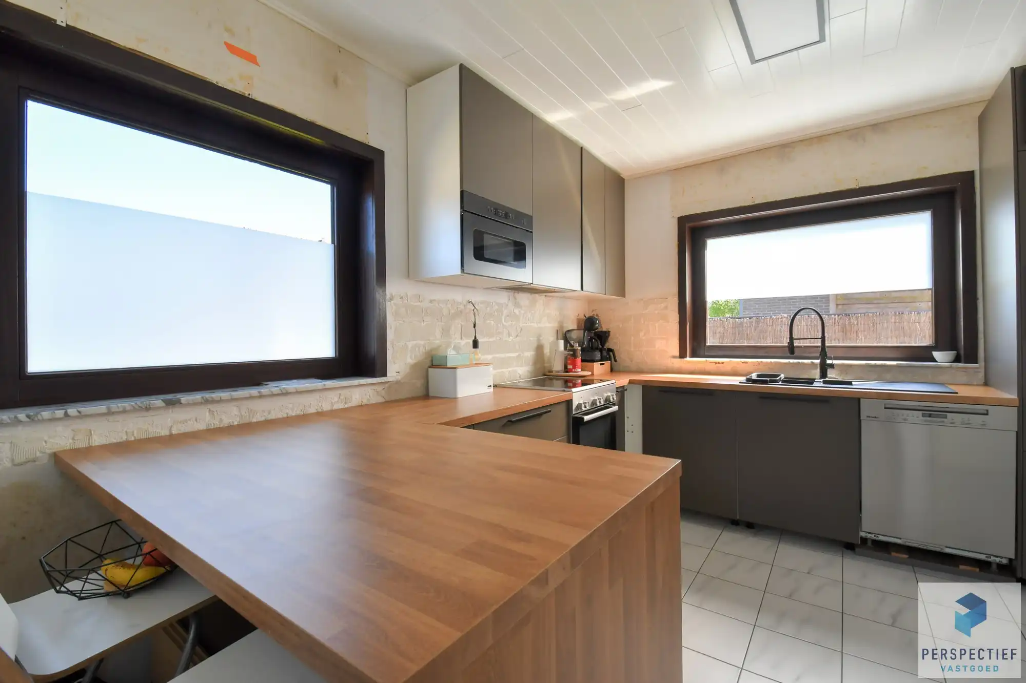 Centraal gelegen ruime woning met 3 slaapkamers - garage en grote tuin op 615 m² foto 15